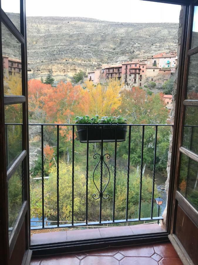 Apartamento Portal Del Agua Albarracin Luaran gambar